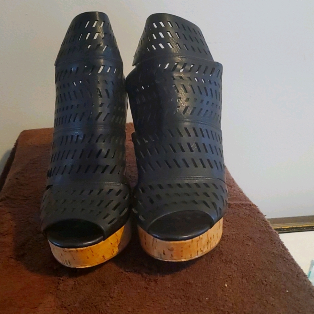 Black wedge sandals